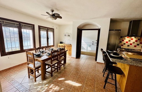 Beznar Maison | Private Casa Rural Retreat, Stunning Lake View, Lecrin Valley
