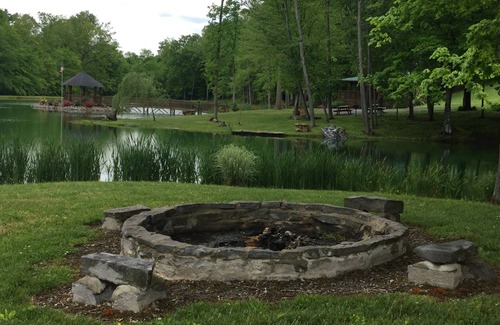 Russell Springs Cabine | Catch privée et la libération Lake - Location de bateaux inclus! Près du lac Cumberland!