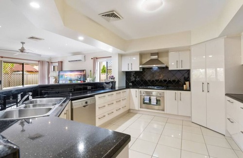 Calamvale Appartement | Private Cinema! 5Beds Spacious Villa Near Shops