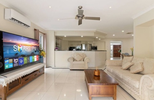 Calamvale Appartement | Private Cinema! 5Beds Spacious Villa Near Shops