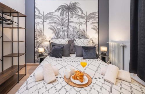 Dreux Appartement | Private Cinema and Gaming Room Getaway