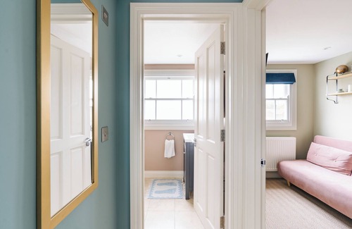 Stroud Green Maison | Private Comfortable Loft Apt in Superb Period Home 5 mins walk to Finsbury Park