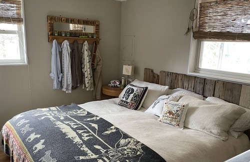 Lonelyville Maison | Endroit privé, confortable et agréable près de la baie !!