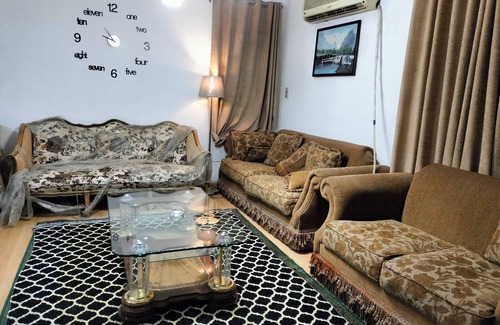 Al-'Umraniyah Appartement | private condo two rooms and living room hot tub, air conditioning , WiFi , metro