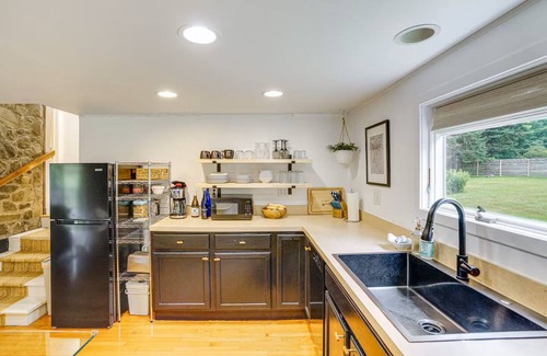 Austerlitz Maison | Private Cottage Close to Shopping, Skiing, Swimming, Hiking, Biking and Dining.