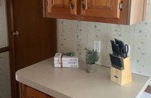 Berkeley Cottage | Private Cottage on Horse Farm in Williamsburg!