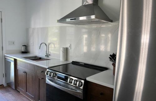 Bonners Ferry Maison | Private Cottage - Panoramic River Views, Near Casino and Downtown