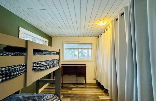 Vernon Maison | Confidentialité Plus avec vue sur la montagne et le lac @ Barn Up The Hill Cottage