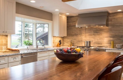 Ithaca Maison | Private Country Home Near Wineries, 6 Bdrm, 4 ba, Hot Tub, Firepit & Billiards