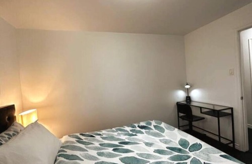 Chilliwack Proper Village West Maison | Private Cozy A/C Home with a large Patio &Backyard