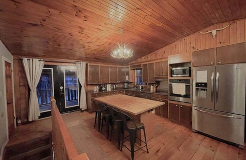North Algona Wilberforce Cabine | Private Cozy Cottage-Near Lake Dore, Bon Echo & Algonquin Park