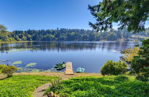 East Olympia Maison | Private Dock and Fire Pit Lakefront Gem in Olympia