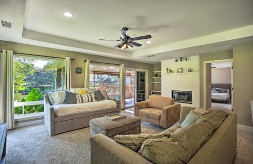 Leisure Land Maison | Private Dock and Slip Cedar Creek Reservoir Home