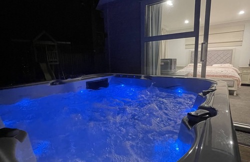 Wallaceville Lit Et Petit-Déjeuner | Private Ensuite with Hot Spa at Upper Hutt, Wellington