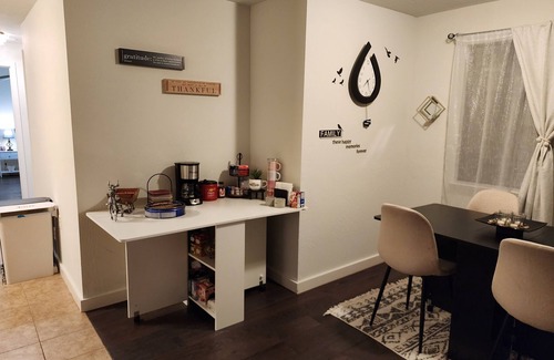 Lafayette Maison | Private entire 2-bedroom house with cozy backyard & patio close to 4 Downtowns
