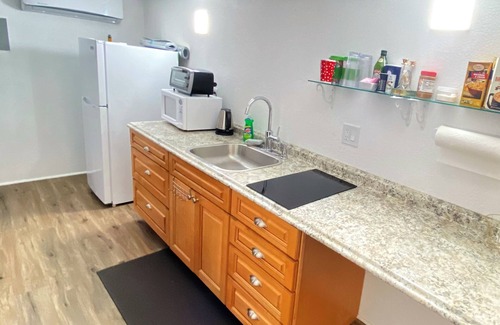 Greenwood Village Maison | Private entrance master suite with a kitchenette
