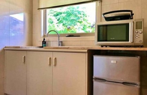 Burwood East Maison | Private Entrance Beautiful Ensuite w Kitchenette