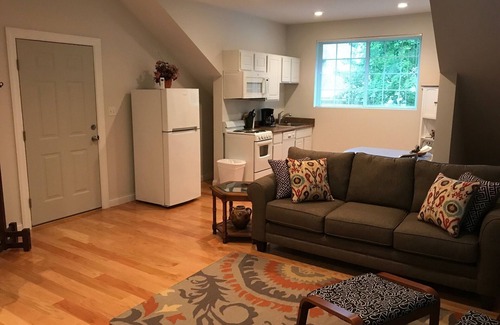 Batesville Appartement | Studio privé entièrement meublé dans le quartier de prestigue