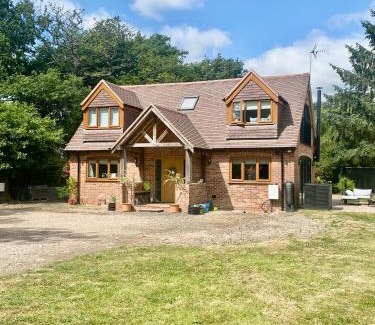Alvechurch Appartement | Private Entry Double bedroom with beautiful views!