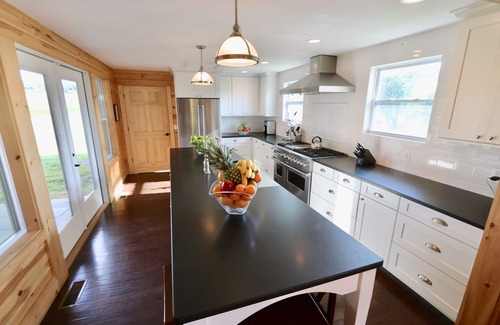 Trumansburg Maison | Propriété de campagne avec une maison avec lits superposés, piscine olympique chauffée et 2 cuisines complètes