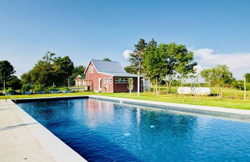 Trumansburg Maison | Propriété de campagne avec une maison avec lits superposés, piscine olympique chauffée et 2 cuisines complètes
