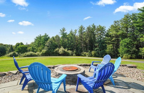 Town of Schodack Maison | Secluded Lux Mansion Pool Home with Amazing Views