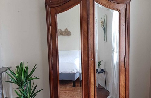 Tournus Lit Et Petit-Déjeuner | Private Family B&B Room "Violette"
