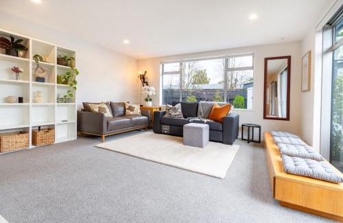 Christchurch Appartement | Private Family City Retreat, Sleeps 8
