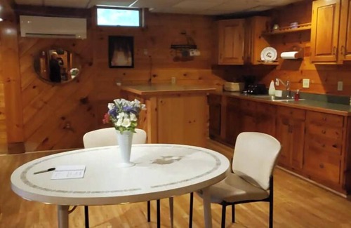 Lyman Maison | Private family retreat on Swan Pond