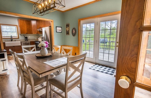 Mt Lookout Autre | Private Farm. Located between New River Gorge and Summersville Lake.