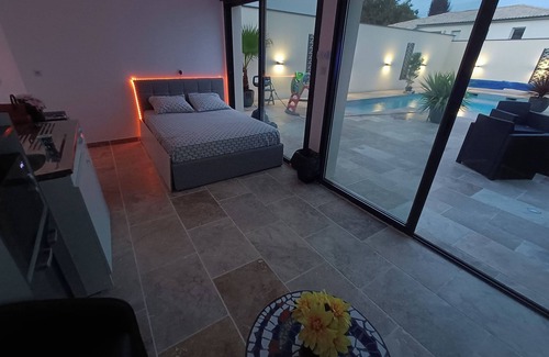 Artigues-pres-Bordeaux Appartement | Piscine privée avec studio