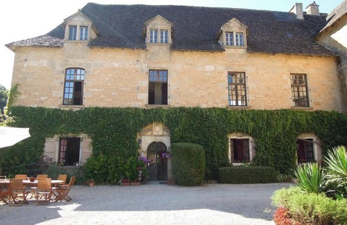 Saint-Medard-de-Presque Maison | Private room in a Castle