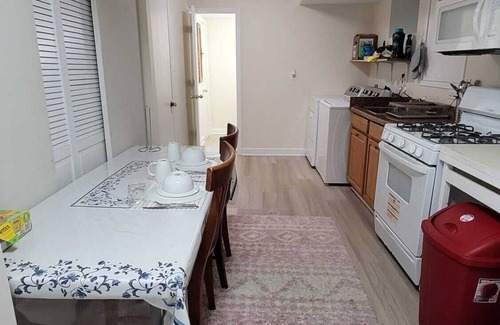 Bethesda Lit Et Petit-Déjeuner | 1-BD Apt in Bethesda W Private Entrance & Kitchen