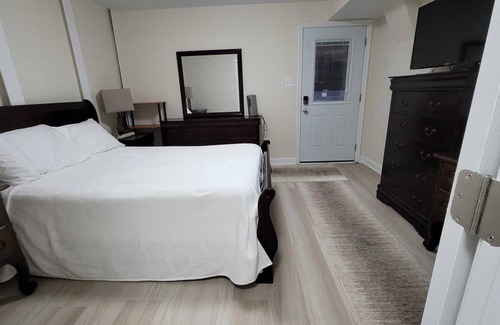Bethesda Lit Et Petit-Déjeuner | 1-BD Apt in Bethesda W Private Entrance & Kitchen