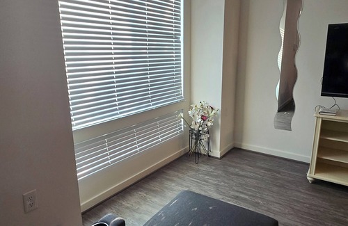Cottage City Appartement | Private Furnished Room w/ Parking near Downtown