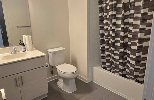 Cottage City Appartement | Private Furnished Room w/ Parking near Downtown
