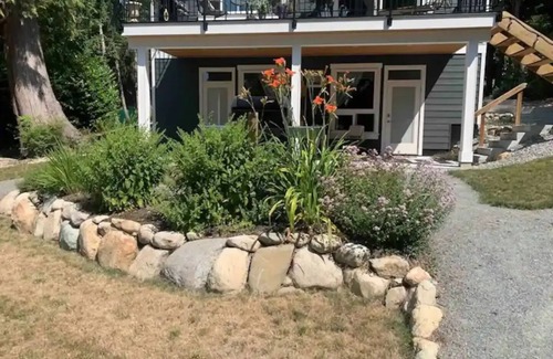 Roberts Creek Appartement | Private Garden Kingsize Studio #2 Near the Ocean