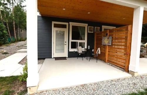 Roberts Creek Appartement | Private Garden Kingsize Studio #2 Near the Ocean