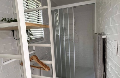 Ocean Shores Cottage | Private garden view studio