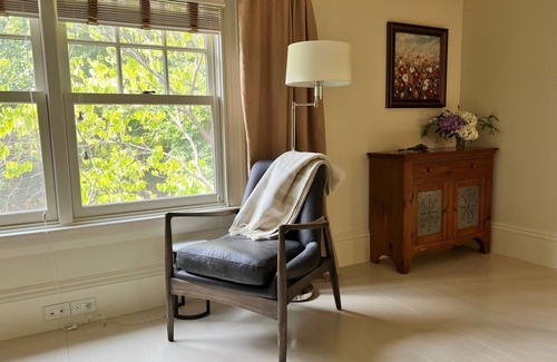 York Harbor Appartement | Private gardens and a five-minute walk to York Harbor Beach!