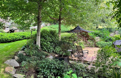 York Harbor Appartement | Private gardens and a five-minute walk to York Harbor Beach!