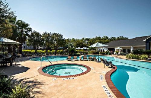 Pleasant Valley Appartement | Private Gated 4BR 4BA Home Away From Home Near DT