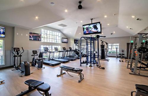 Pleasant Valley Appartement | Private Gated 4BR 4BA Home Away From Home Near DT