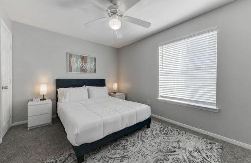 Pleasant Valley Appartement | Private Gated 4BR 4BA Home Away From Home Near DT