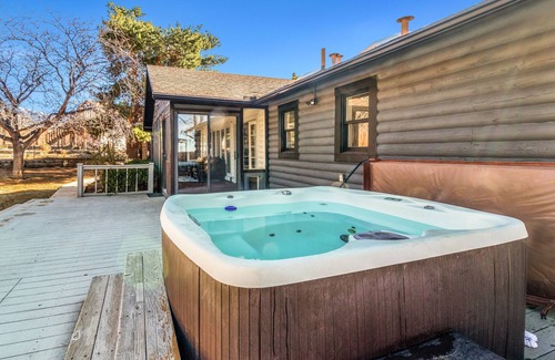 North Albuquerque Acres Maison | Private gated estate home, close to Tramway and Sandia Peak tram