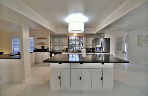 Green Valley Maison | Private gated Resort home near the strip! 3 NIGHT MIN