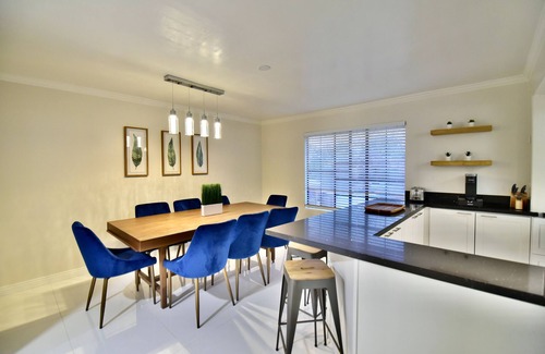 Green Valley Maison | Private gated Resort home near the strip! 3 NIGHT MIN