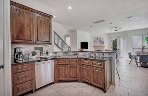 Cardinal Hills Villa | Private Gated Villa with hot tub, pool & ENDLESS VIEWS!