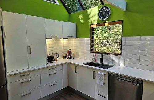 Picton Maison | Private Getaway for 2 Surrounded by Native Bush