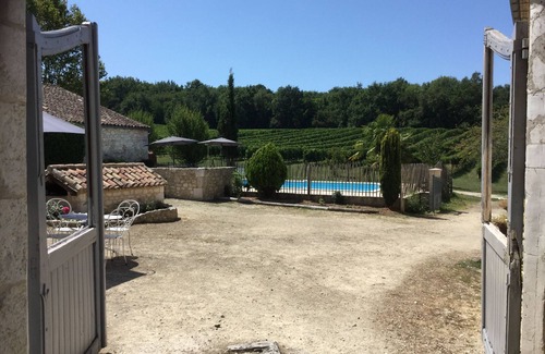 Sigoules Maison | Gîte privé à louer dans un domaine viticole